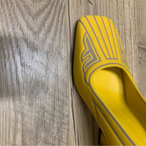 Fendi Ffredom Heel in Yellow - Picture 3 of 5